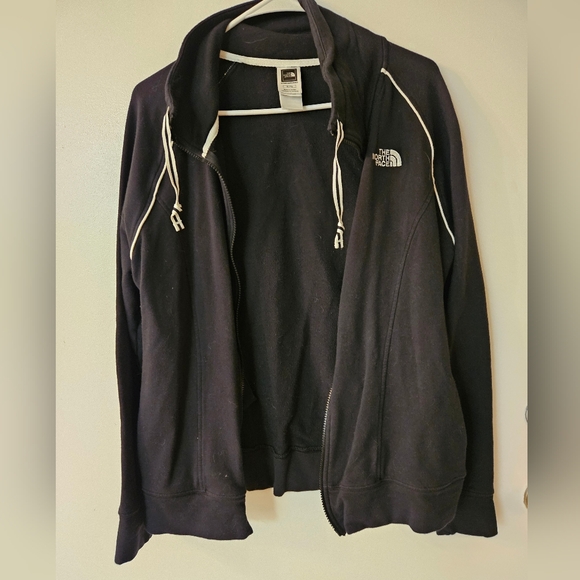The North Face Women's Black Fleece Jacket - Picture 1 of 4